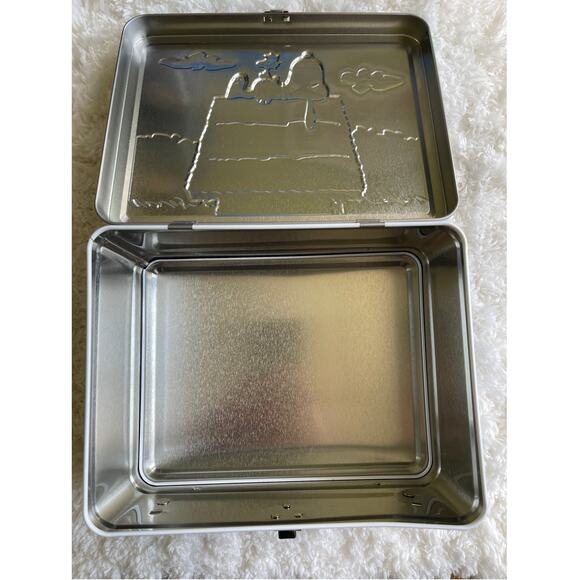 Peanuts Snoopy Red Dog House Woodstock Fun Tin Lunch Box NEW Cartoon - Picture 3 of 11